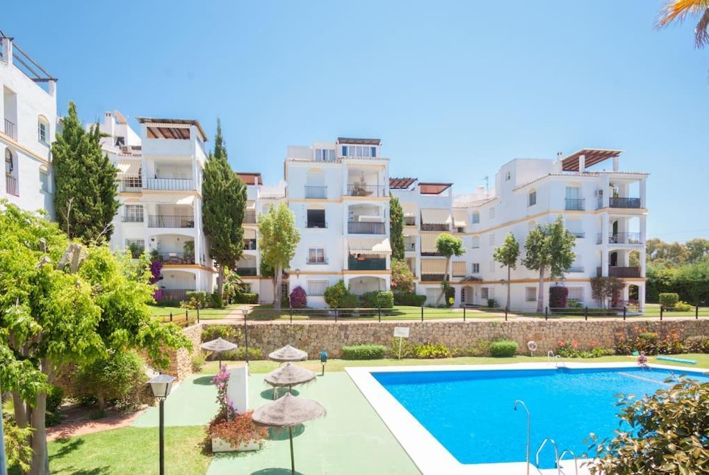 Apartamento Con Piscina Cerca Del Golf En Atalaya - Atalaya Del Golf 31 Estepona Extérieur photo